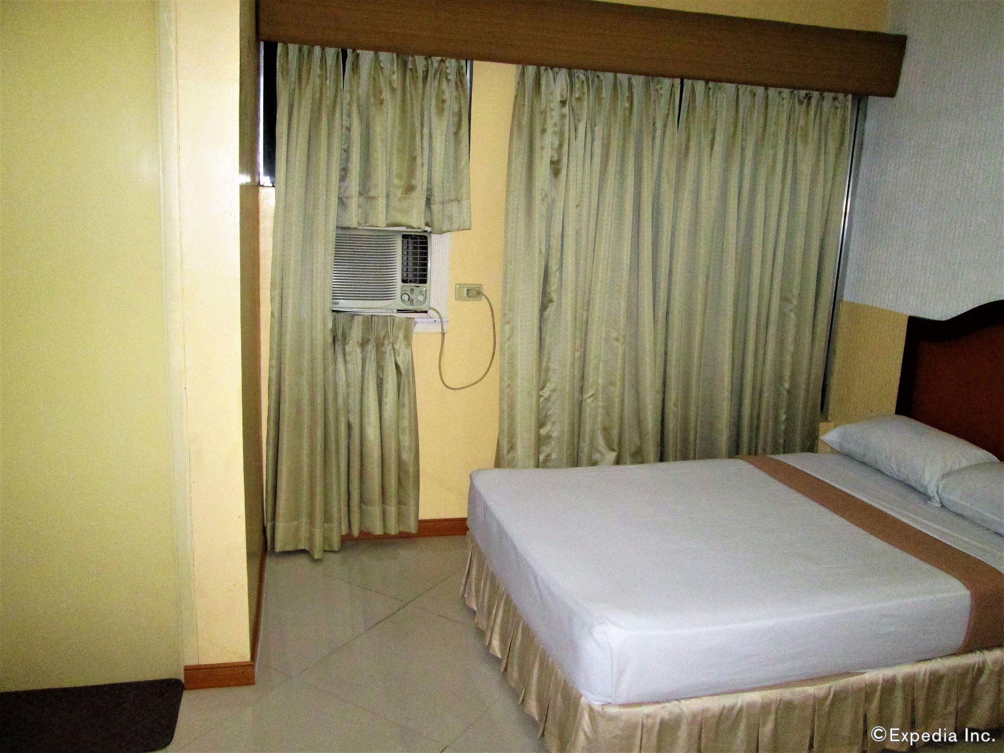 Discovery Hotel And Restaurant Cagayan de Oro Exterior foto